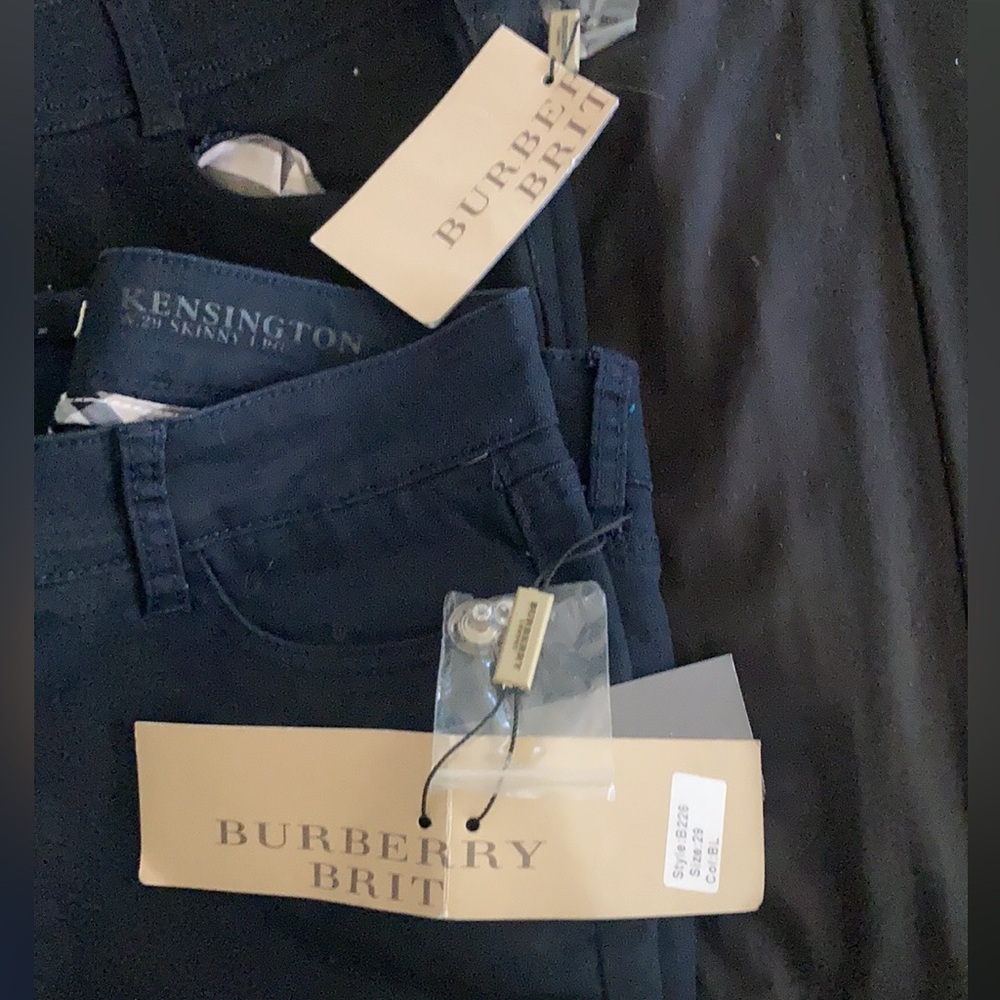 Not authentic - Picture 2 of 2